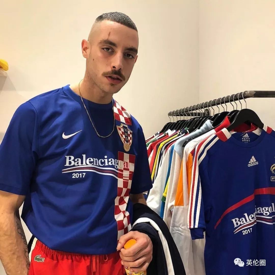 为了蹭世界杯热点，时尚杂志携手潮牌把魔爪伸向了球衣……