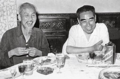 为支持越南政权，中国曾“山沟里建大使馆，草棚里递交国书”