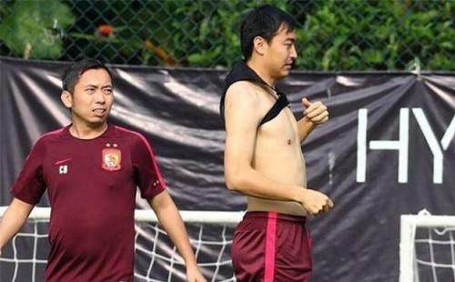 足球赛场上，一颗点球值多少钱？一位裁判的忏悔信给出了答案