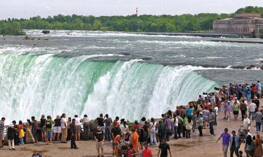 美国和加拿大边境著名的瀑布,加拿大最美大瀑布在哪里