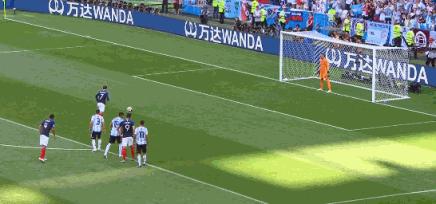 姆巴佩梅开二度绝杀巴萨,法国杯姆巴佩造三球