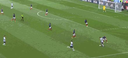 姆巴佩梅开二度绝杀巴萨,法国杯姆巴佩造三球