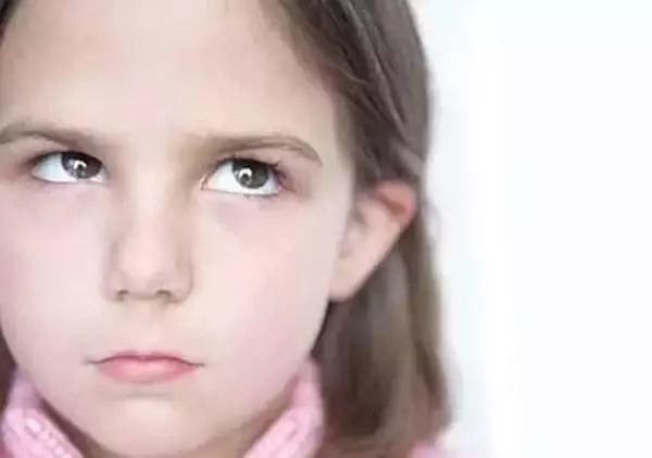 眼干眼涩按摩眼部有用吗,眼干眼涩用食疗怎么调理