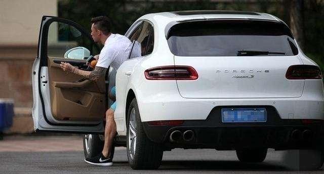 国足豪车座驾大全,国足球员豪车豪宅