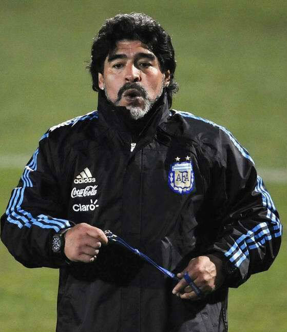 世界足坛史上十大巨星第一名,世界足坛史上十大巨星排名