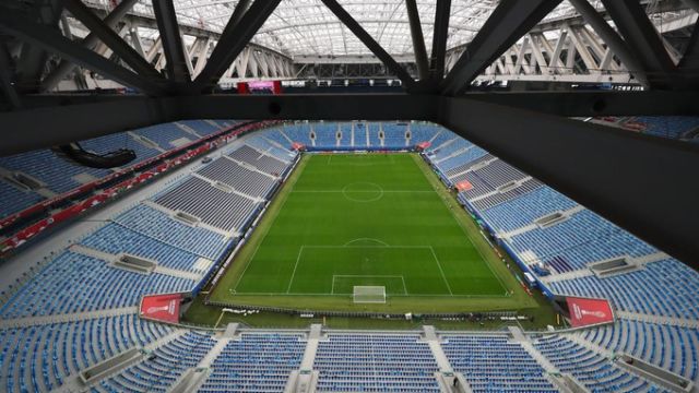 致敬梅西和c罗的十个美丽时刻,梅西跪草坪