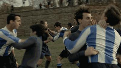 踢个足球却毁掉了一生,踢个足球而已