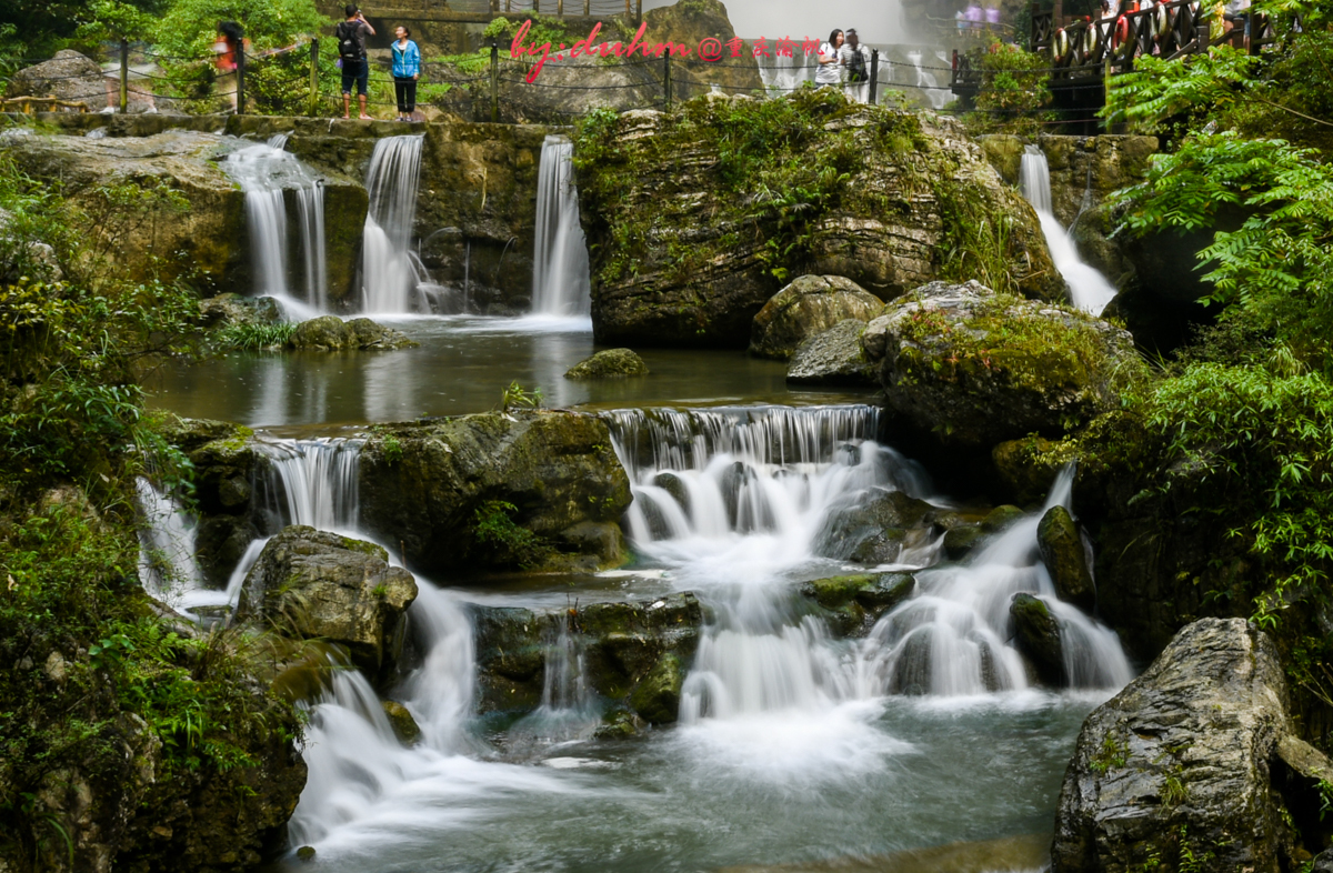 九龙潭瀑布和黄果树瀑布都挺壮观,亚洲第一瀑是黄果树瀑布吗