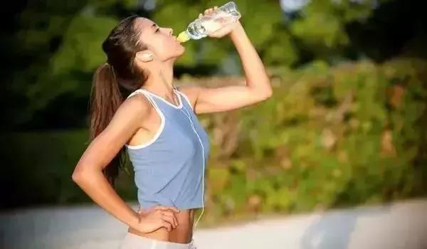 脚跑步受伤了怎么才能好得快一些,如何坚持跑步的十种方法