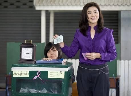 泰国总理英拉惊艳的照片,世界华人女总统