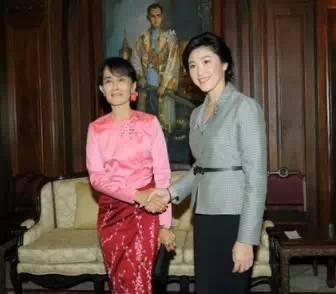 泰国总理英拉惊艳的照片,世界华人女总统