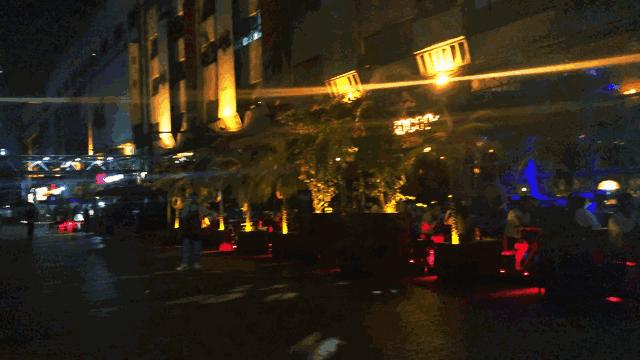 内马尔巴黎看球,内马尔17-18赛季球衣签名