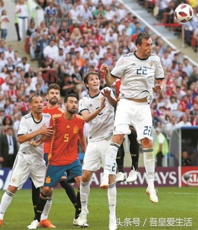 有一种精神叫足球队长,足球精神感动瞬间