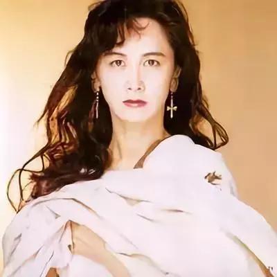 她的歌火遍大江南北,她的歌养活了大半个华语歌坛