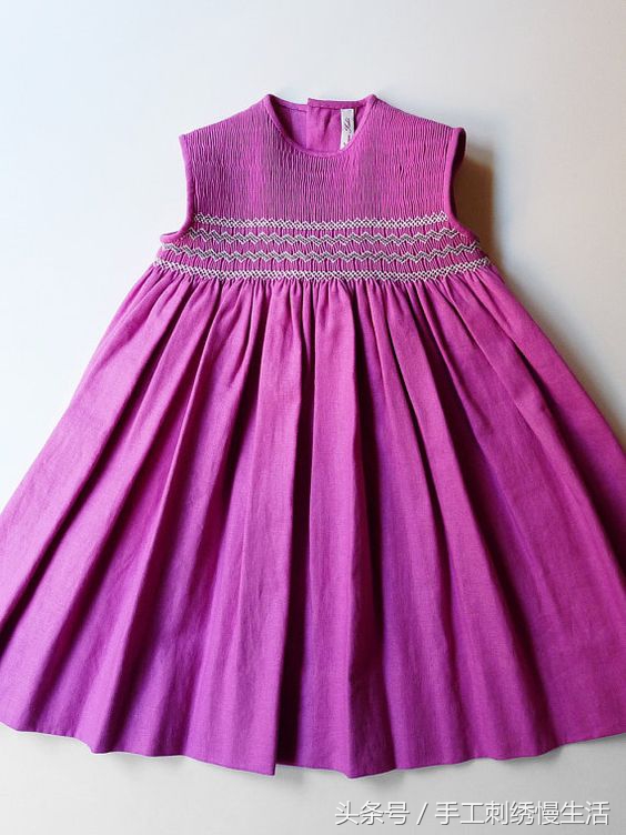 纯棉t恤圆领褶皱怎么才能整平,t恤侧边褶皱的缝纫技巧