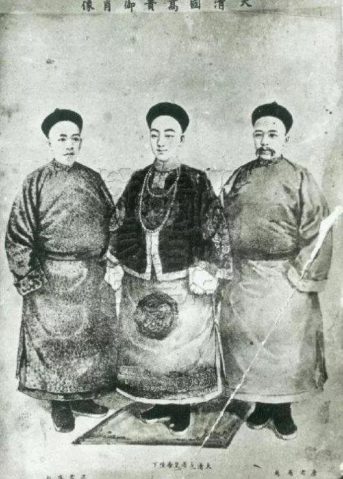 古代皇帝和不同地区大臣怎么交流,古代没有普通话上朝时怎么交流啊