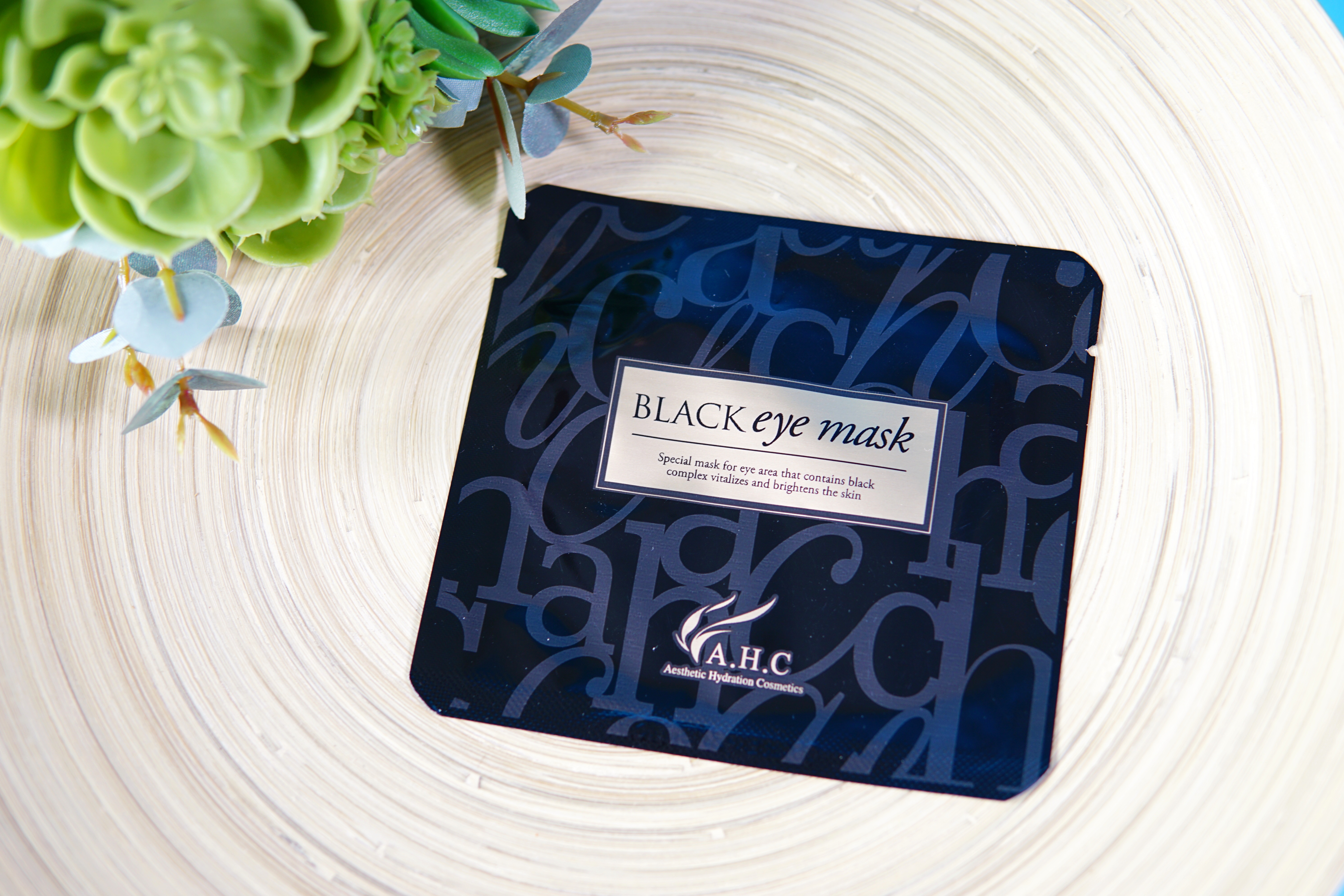 用了好多眼膜眼睛周围还是好干,最好用的十大眼膜排名