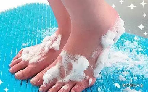 孕妇夏季洗澡要注意什么,孕妇夏天洗澡