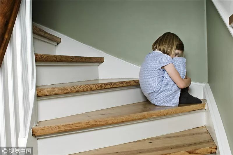 七旬翁猥亵俩女童获刑14月