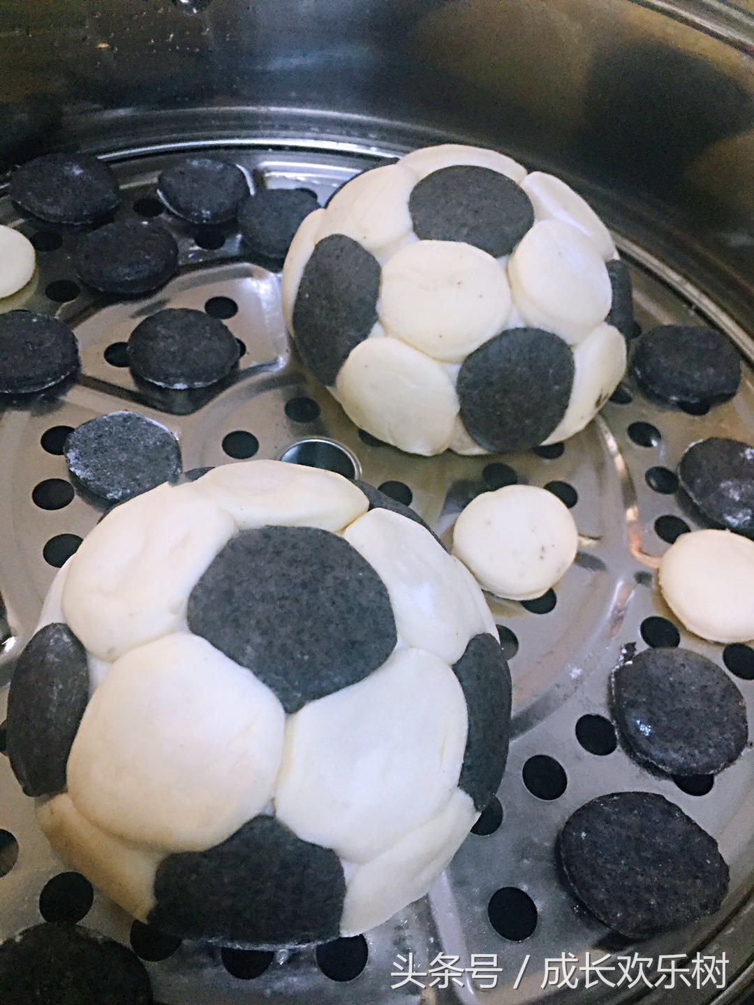 爸爸看孩子吃馒头,爸爸看卡塔尔世界杯