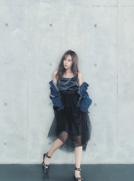 丸子带球去俄罗斯看世界杯，变身足球宝贝？网友：好大好大