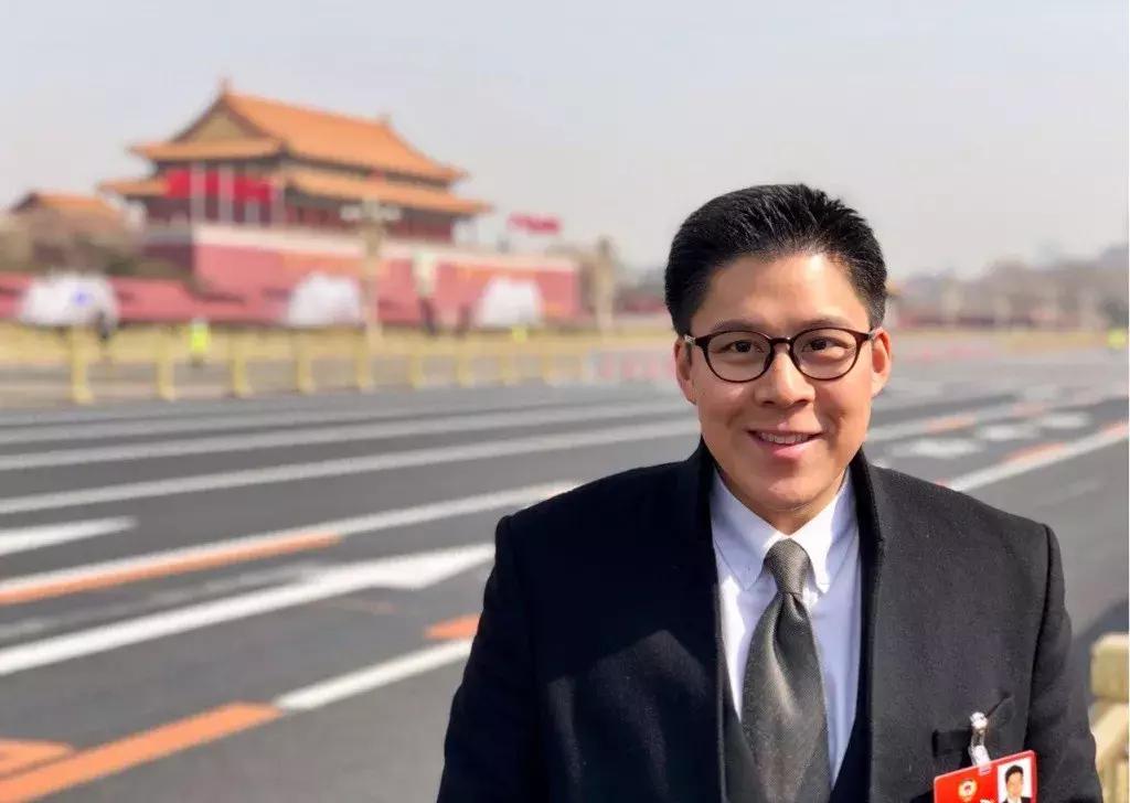 用爱马仕的男人不会娶买不起Coach的你