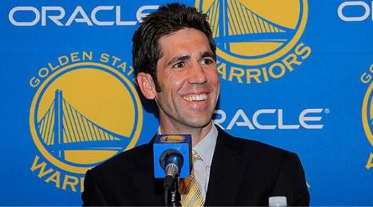 勇士替补5人合计得到42分17板10助,勇士签下37岁老将场均5分3板