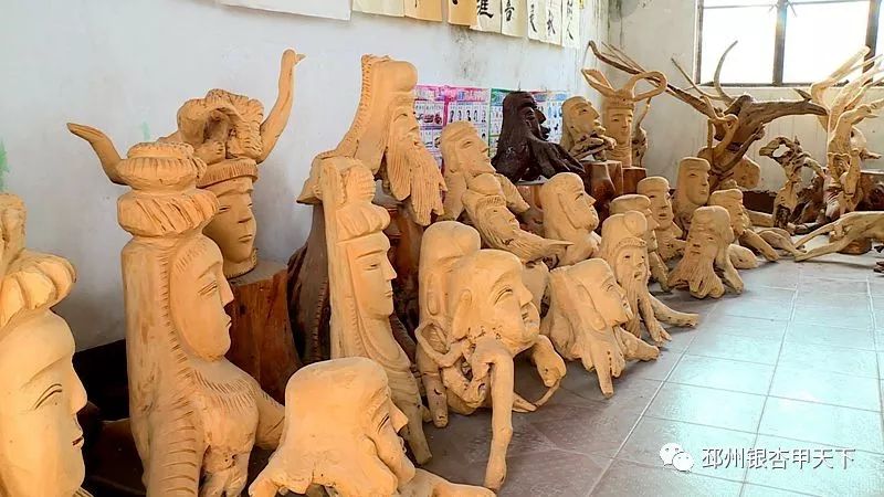 10年雕出百件根雕作品,78岁老翁痴迷根雕18年成美术大师