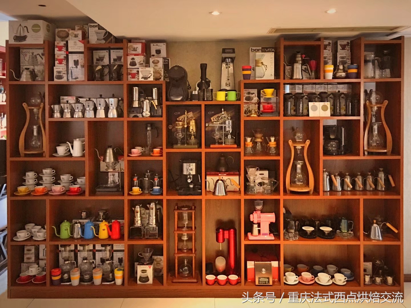 关于咖啡店的特色经营,今年的咖啡馆应该如何经营