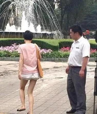 大小s两姐妹照片,大小s的两个姐姐