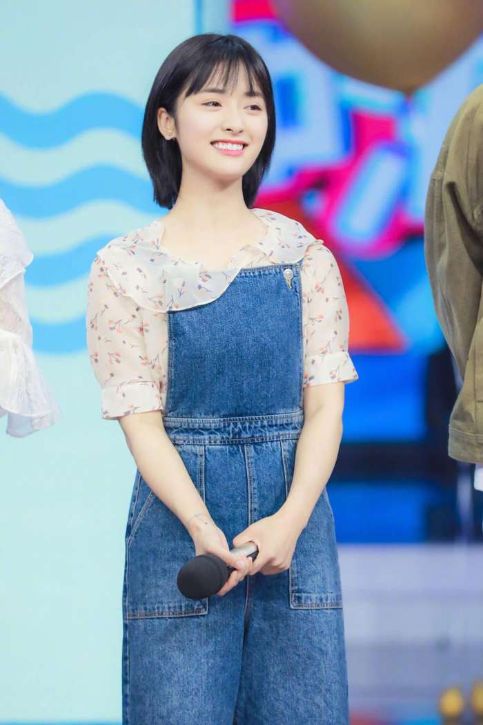 沈月被说像杉菜,沈月和杉菜对话