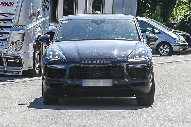 卡宴4.0tturbocoupe与urus,保时捷卡宴coupe试驾视频