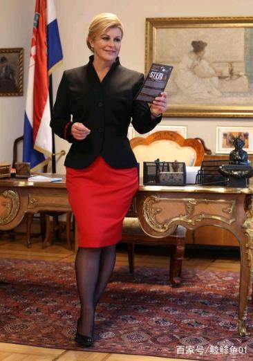 女总统参加世界杯,女总统世界杯拥抱球员