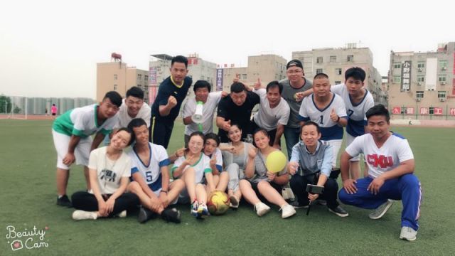 你知道吗？都市爆笑喜剧《R女郎笑传》终于杀青啦！