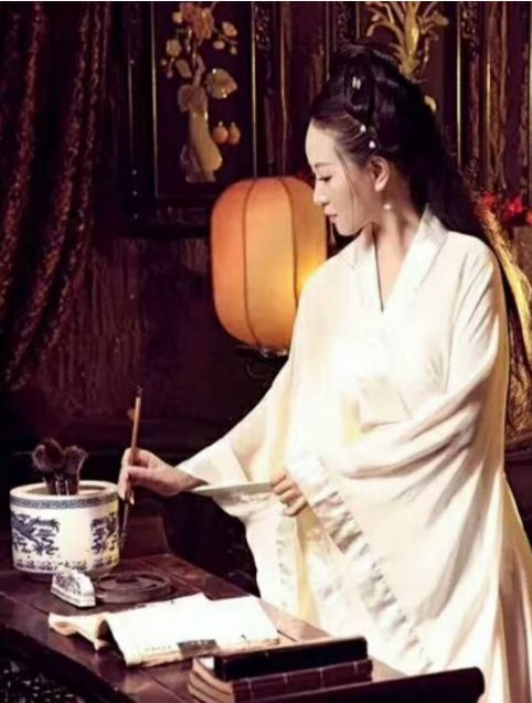 「词风雅韵」冯振宇｜一站青石昂仰鸣三声驱散满天星