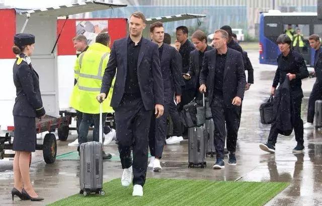 内马尔c罗梅西三人球衣,2018年世界杯c罗梅西内马尔