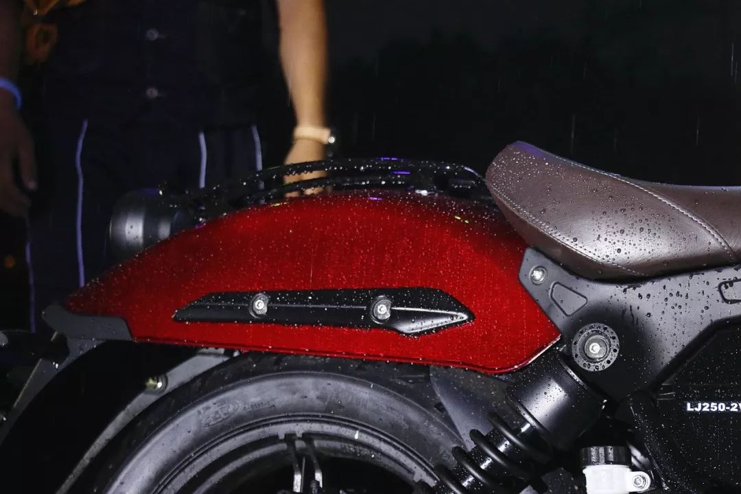 龙嘉v途250新款,v咖龙嘉250几座车