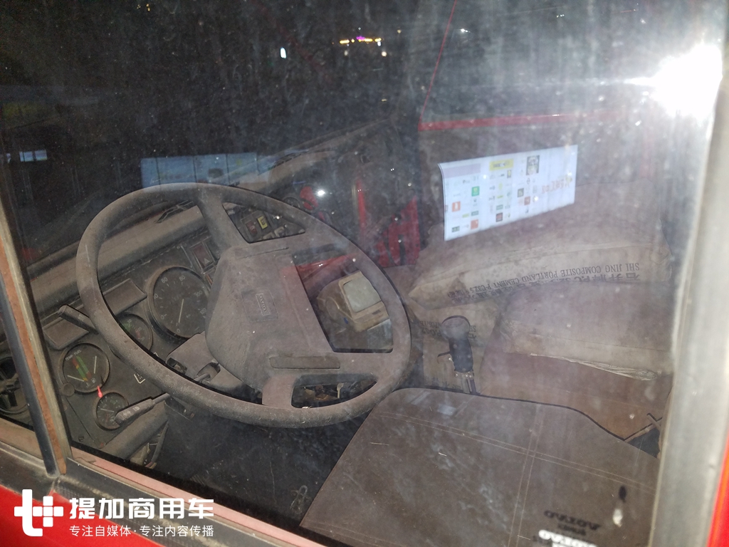 最早期老沃尔沃卡车展示,80年代沃尔沃重卡