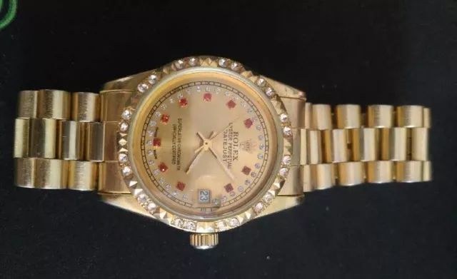 苹果手表怎么鉴定真伪 (手表如何鉴定真伪方法)