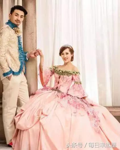 十二星座专属宫廷婚纱,巨蟹座甜美柔和,天秤座犹如蓝色精灵!