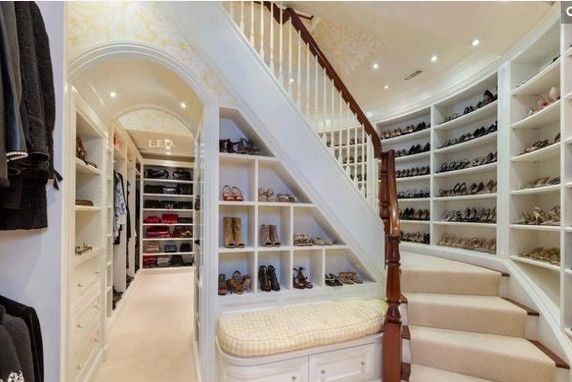 世界上最壮的足球明星,最厉害的足球明星是谁