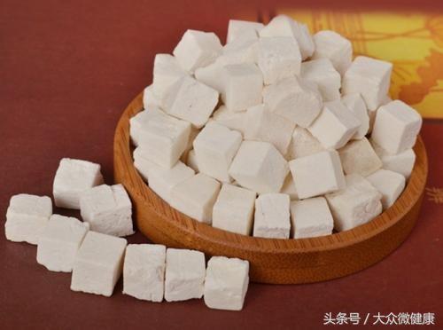 湿气太重了用什么泡脚祛湿,医生都在用的七种祛湿药