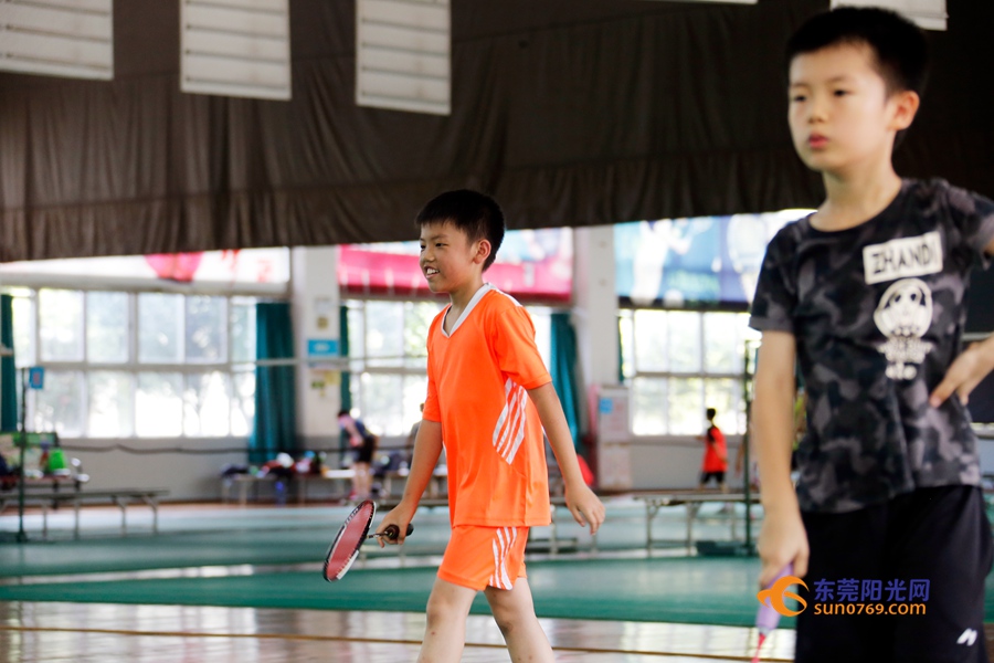 小孩学习父母要陪着一起学习吗,东莞儿童暑假培训