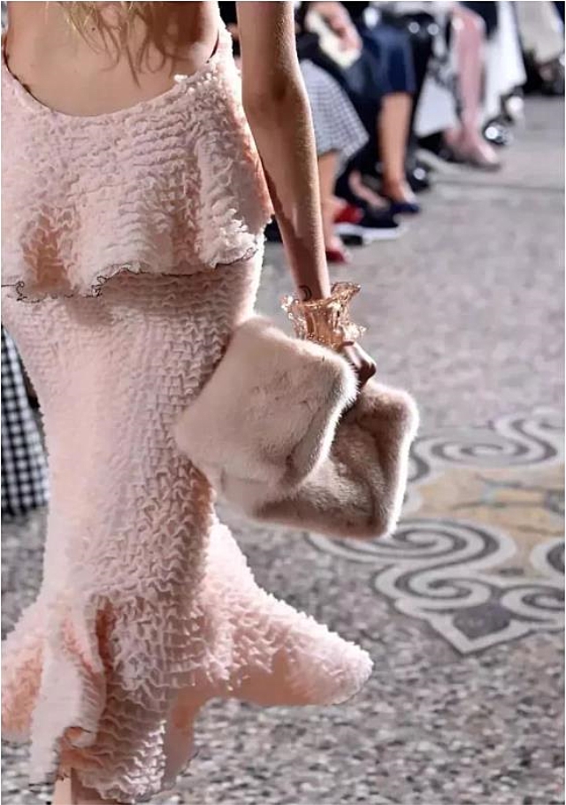 想晋升成为时尚达人，DoubleBag要了解一下