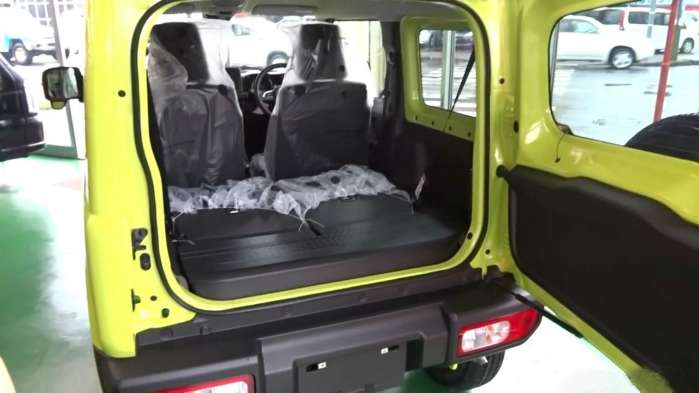 全新铃木吉姆尼两门版实车进店,铃木吉姆尼五门版亮相