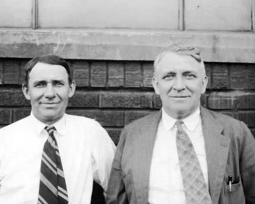 世界4大惊人巧合，特朗普的当选预言，法拉利转世踢足球？第4神了