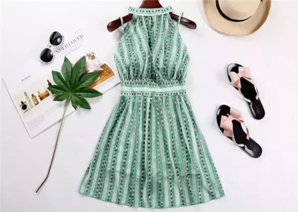 穿了泳装还需要穿内裤吗,穿了泳衣还要穿里面的衣服吗