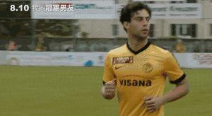 这部同志片，拍出了足球场上的最大秘密