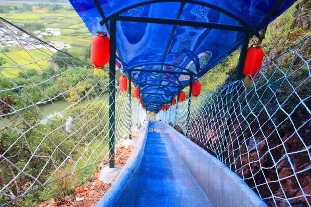 云南9d玻璃栈道,云南雪山峡谷玻璃栈道