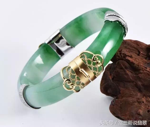 翡翠手镯断了如何处理,翡翠手镯断了怎么办